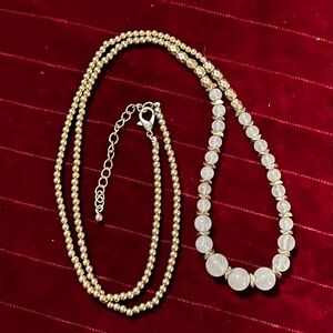 Goldtone Beaded Necklace.